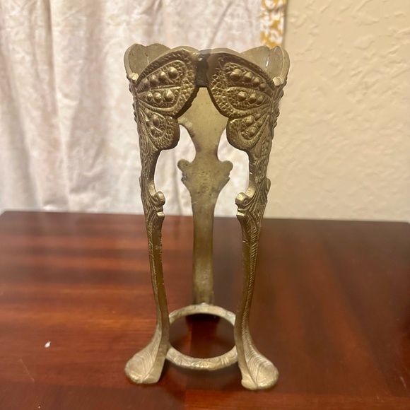 Vintage Brass Butterfly stand, often used as candle holder - Picture 2 of 7